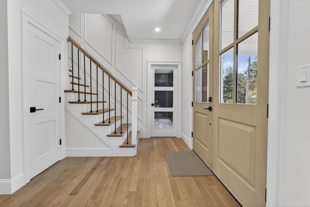 16 Evelyn St