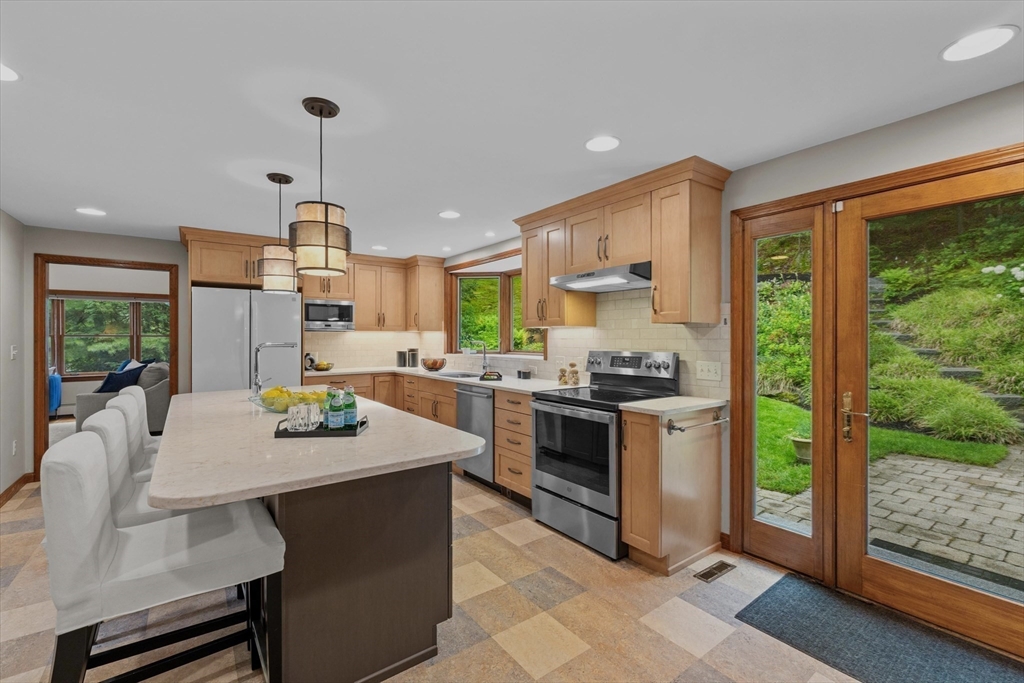 162 Mayfair Dr