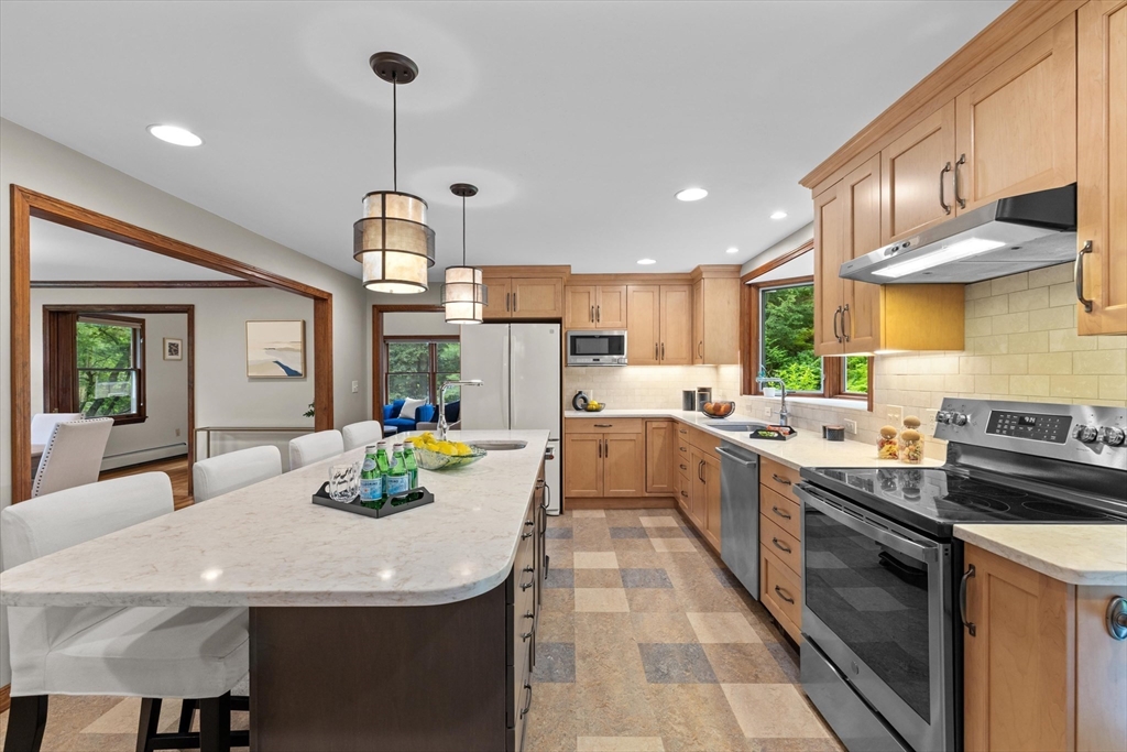 162 Mayfair Dr