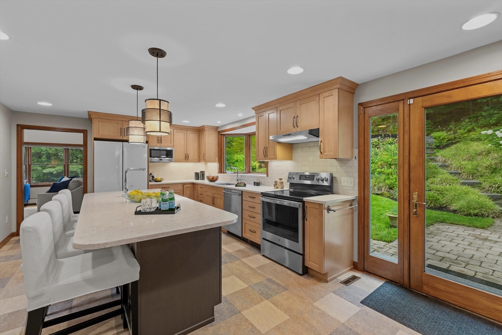 162 Mayfair Dr