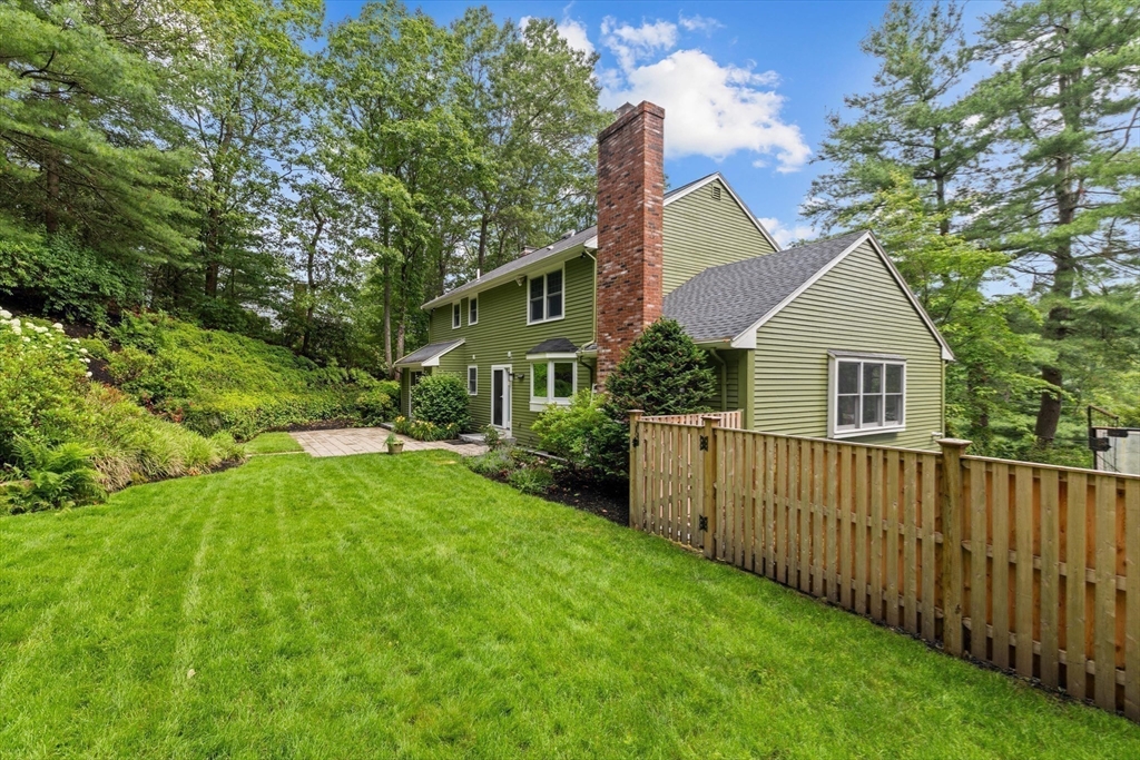162 Mayfair Dr
