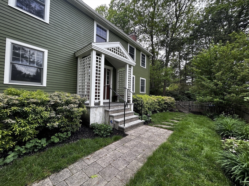 162 Mayfair Dr