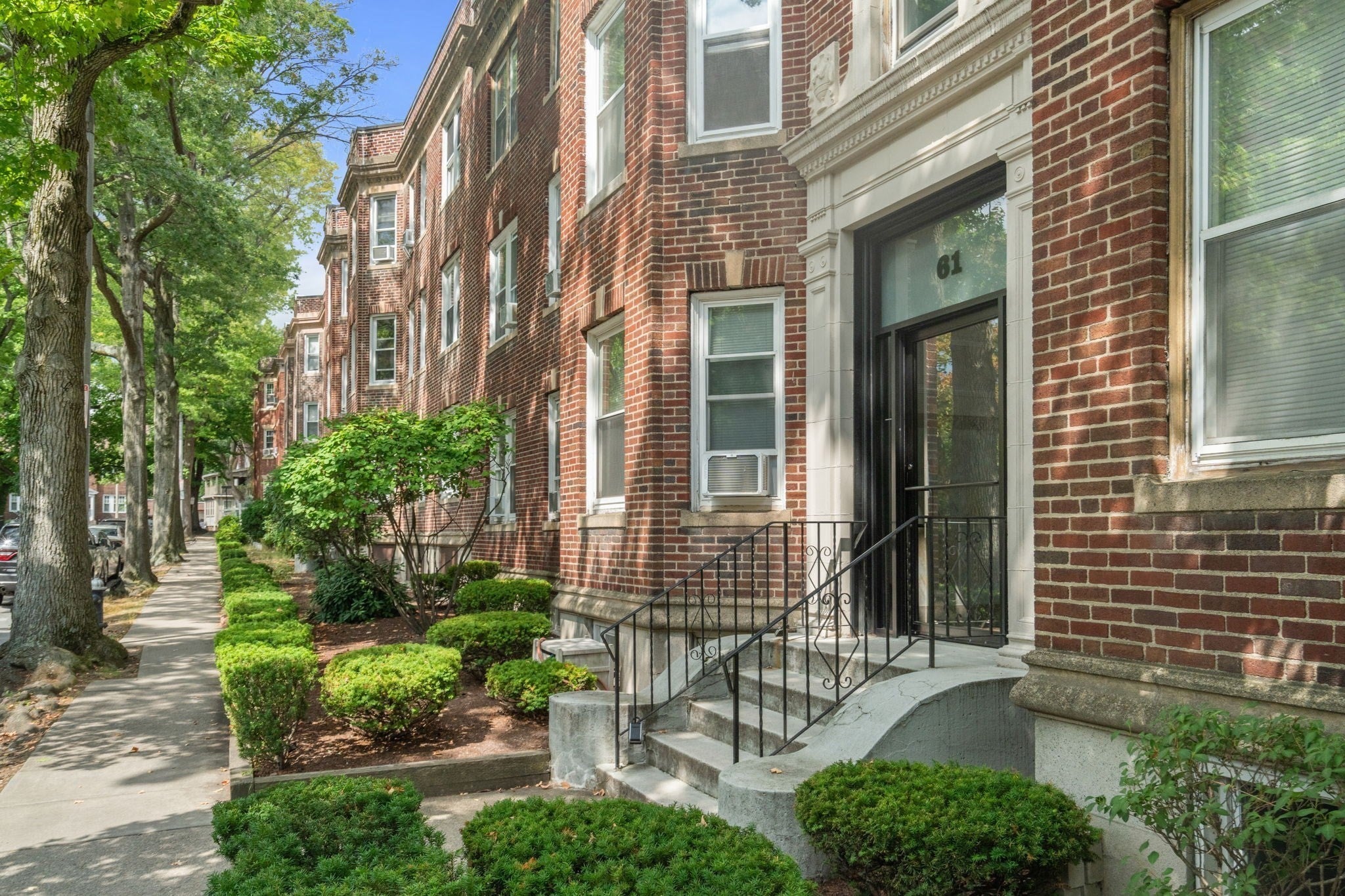 Photo of 61 Thatcher St, Brookline, MA