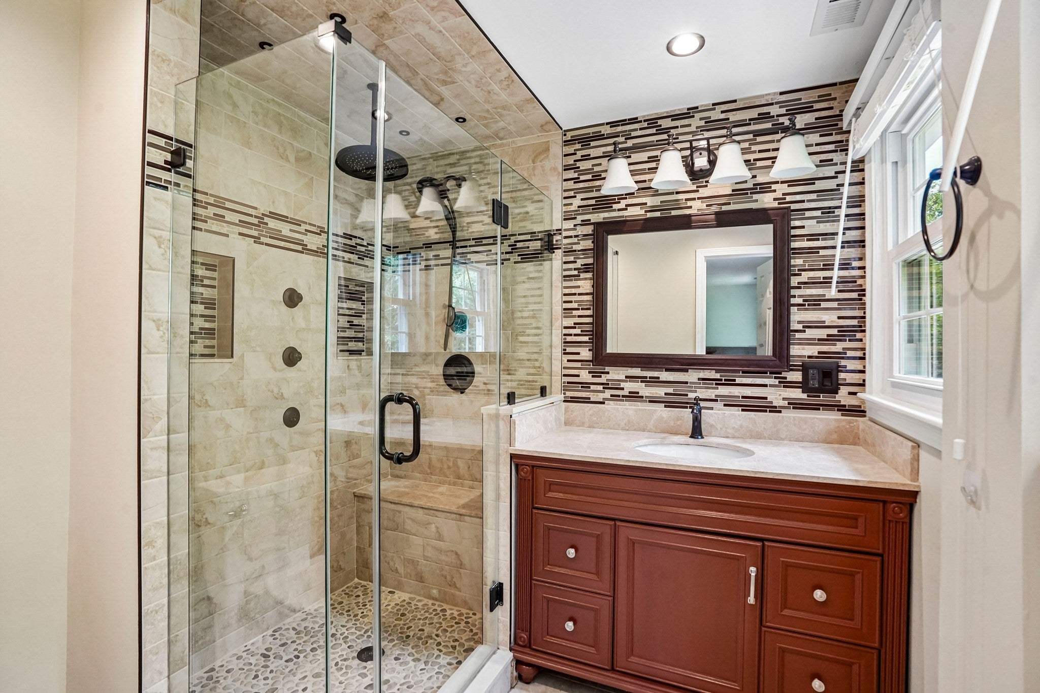 7 Nirvana Dr, Saugus, MA, 7 Nirvana Dr, Saugus, MA Photo #19