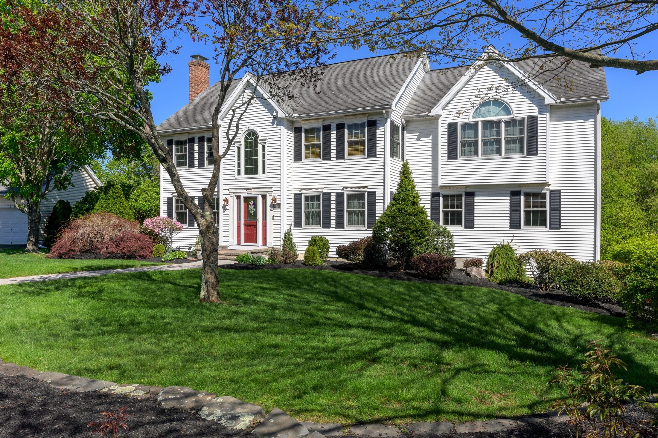 49 Fieldstone Dr