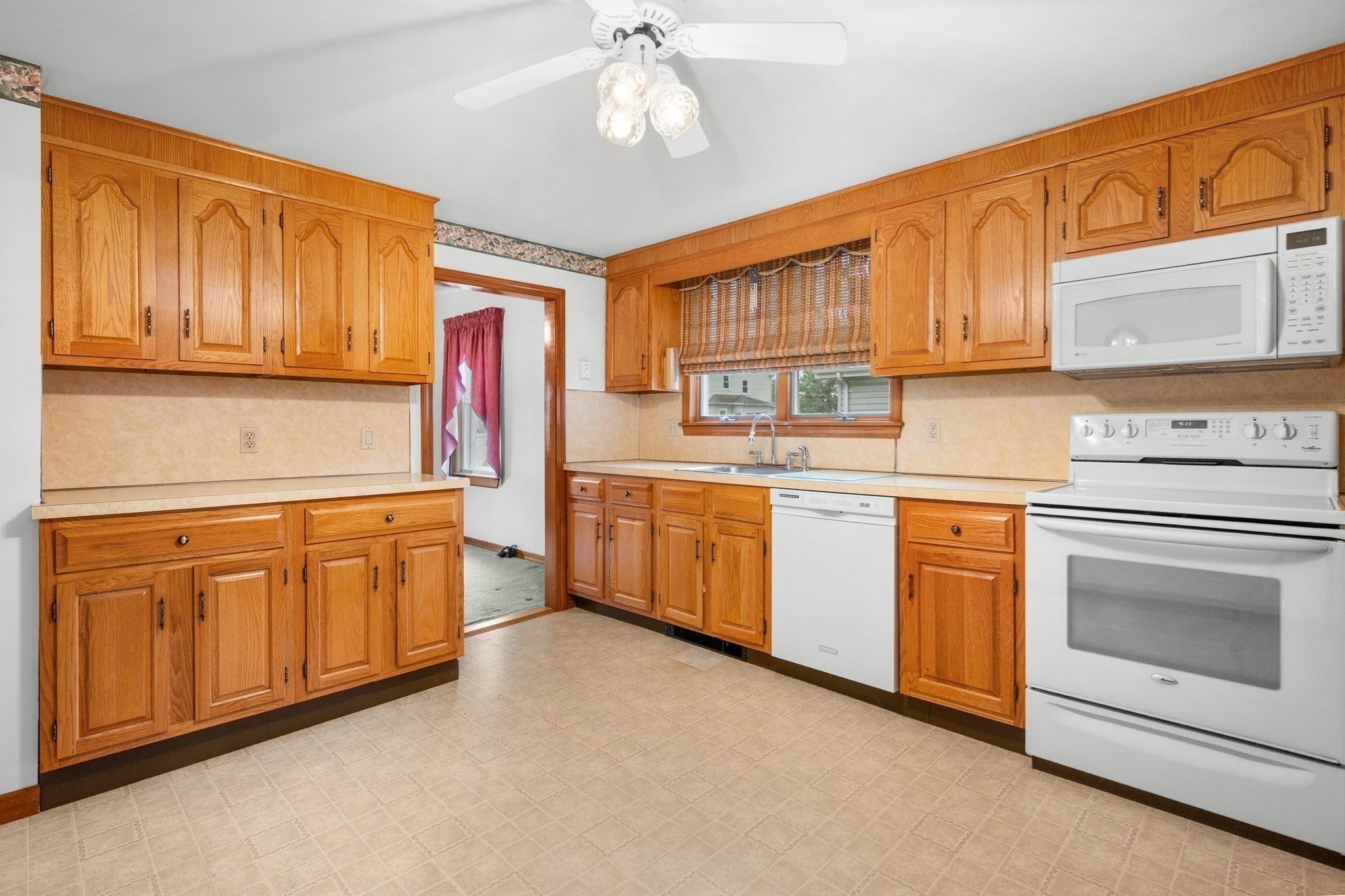4 Circuit Rd, Braintree, MA, 4 Circuit Rd, Braintree, MA Photo #10