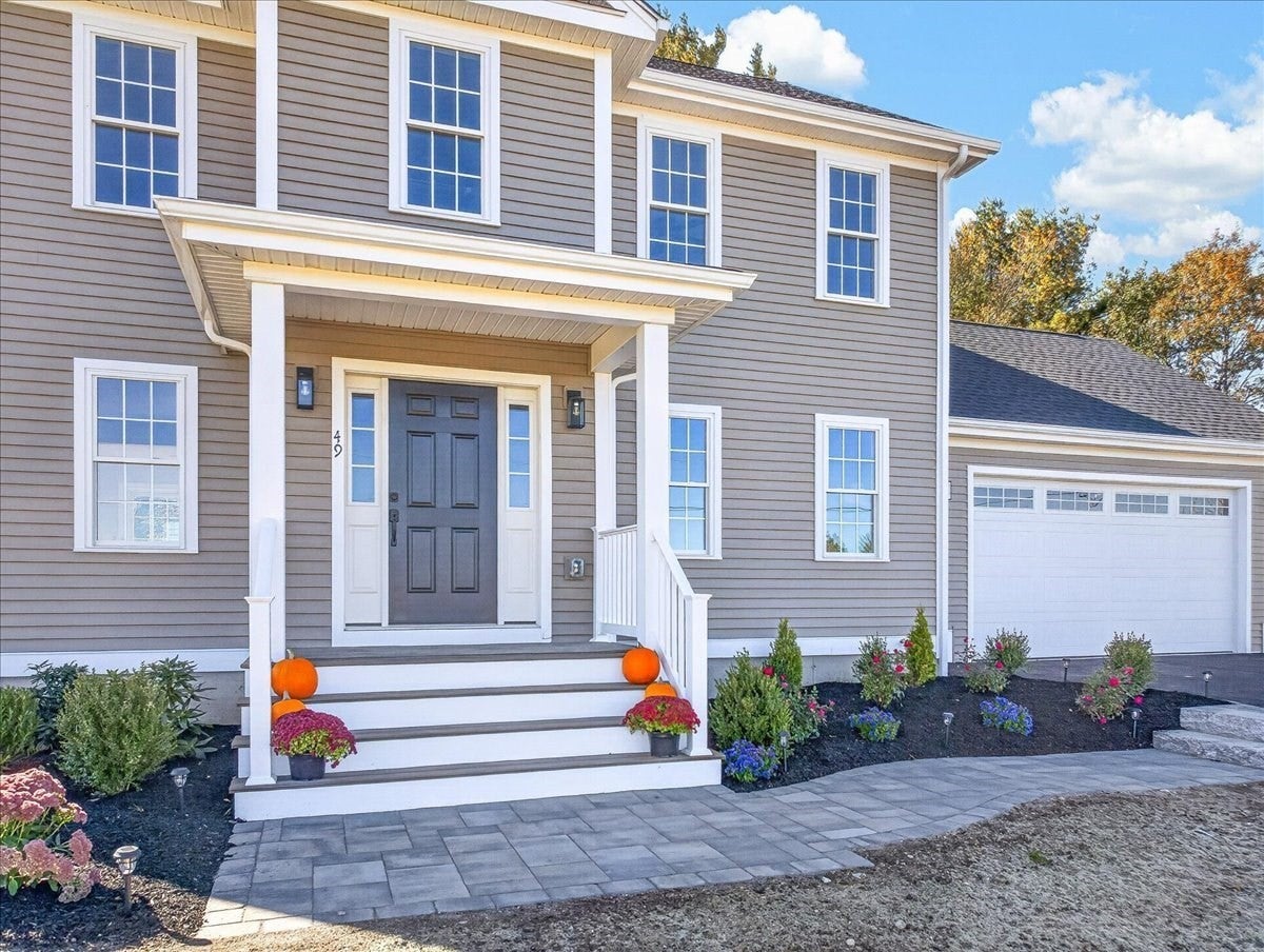 49 Thompson St