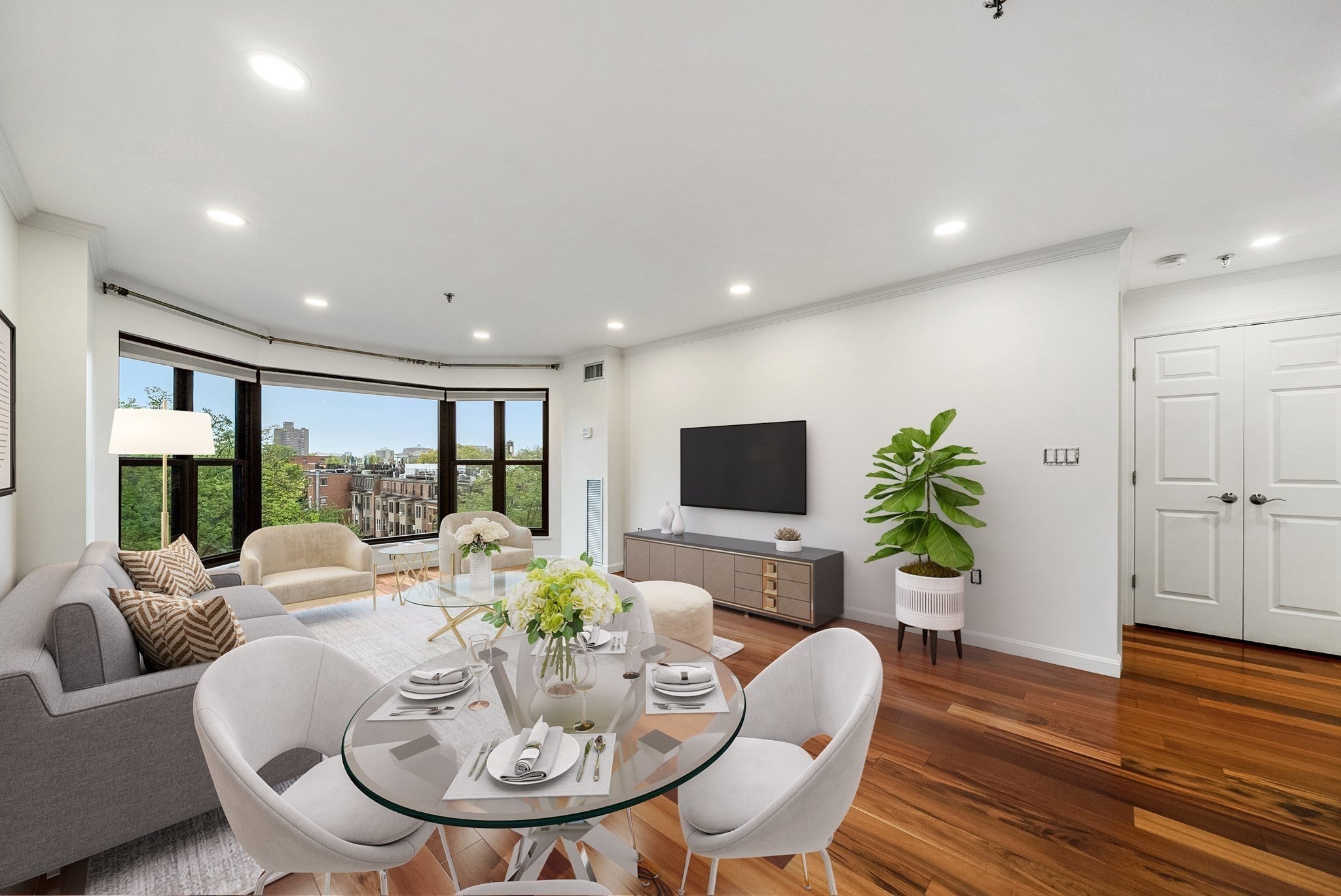 16 Harcourt St 5J