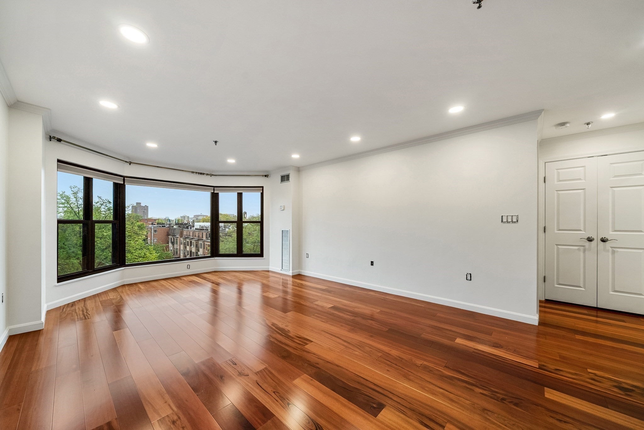 16 Harcourt St #5J, Boston, MA Photo #7