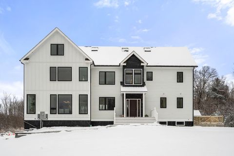 17 Boutwell Rd Andover MA 01810