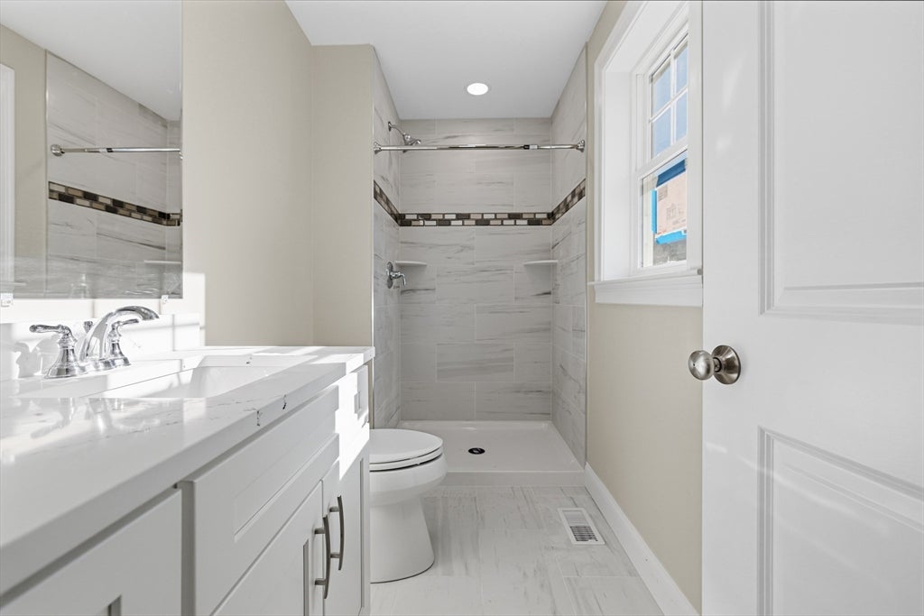 989 Bay Street, Fall River, MA, 989 Bay Street, Fall River, MA Photo #16