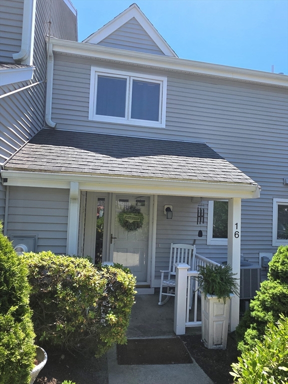 16 Westcliff Dr 16