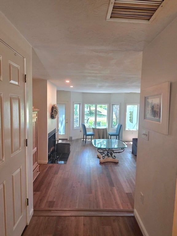 16 Westcliff Dr 16