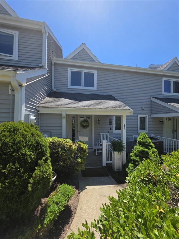 16 Westcliff Dr 16