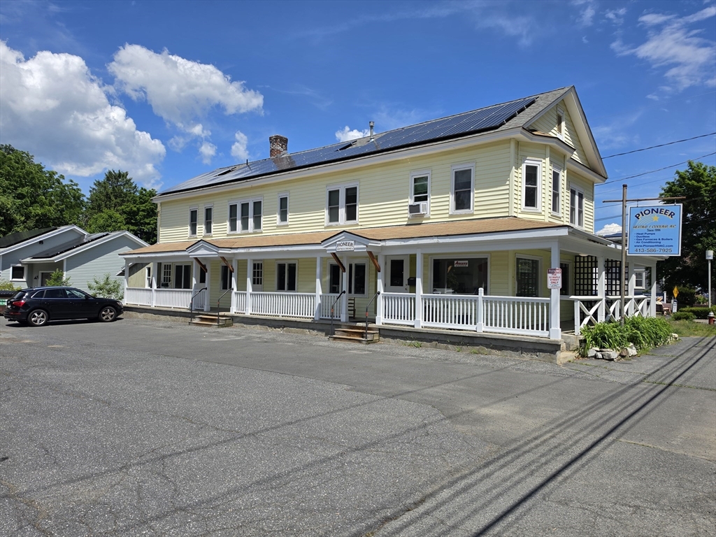 52 Maple St