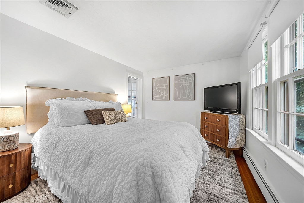 Needham, Massachusetts 02492, United States, 4 Bedrooms Bedrooms, ,2 BathroomsBathrooms,Residential,Contingent,151430