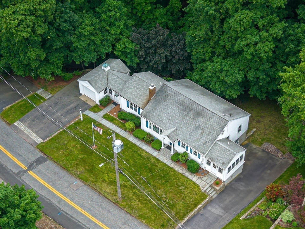 Needham, Massachusetts 02492, United States, 4 Bedrooms Bedrooms, ,2 BathroomsBathrooms,Residential,Contingent,151430