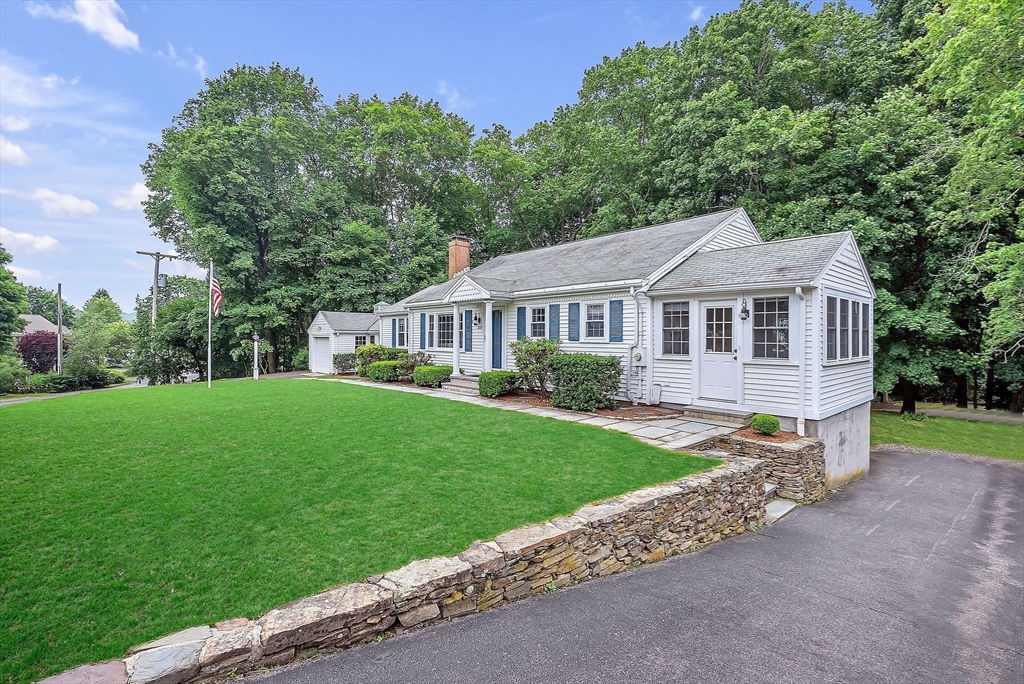 Needham, Massachusetts 02492, United States, 4 Bedrooms Bedrooms, ,2 BathroomsBathrooms,Residential,Contingent,151430