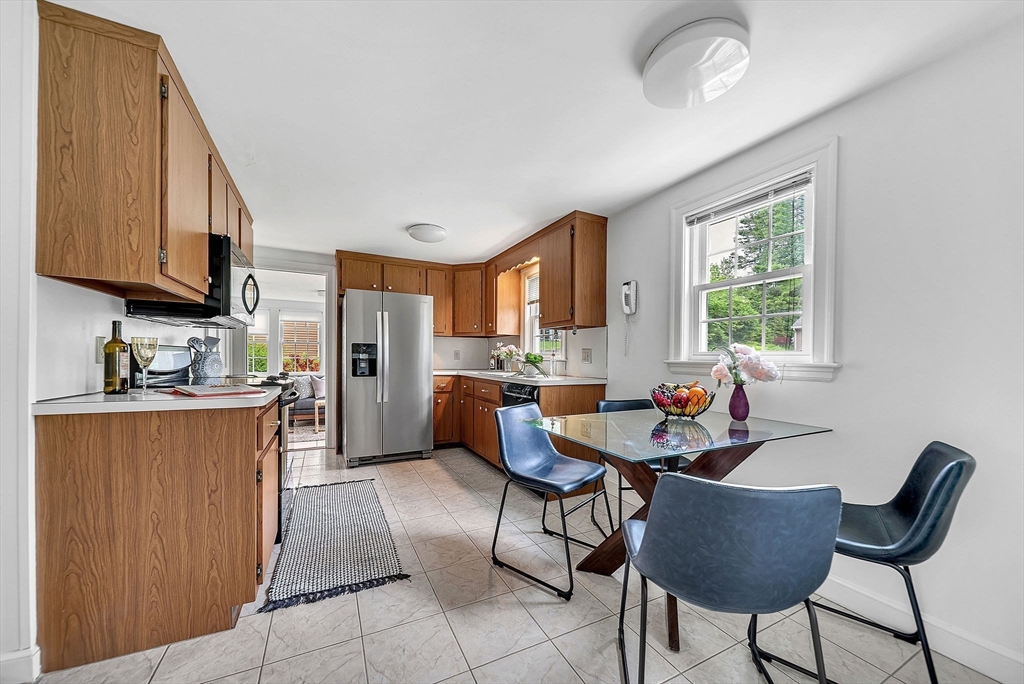 Needham, Massachusetts 02492, United States, 4 Bedrooms Bedrooms, ,2 BathroomsBathrooms,Residential,Contingent,151430