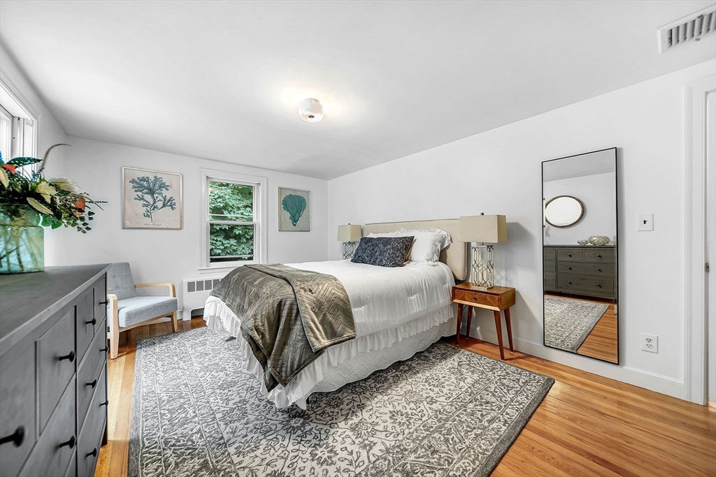 Needham, Massachusetts 02492, United States, 4 Bedrooms Bedrooms, ,2 BathroomsBathrooms,Residential,Contingent,151430