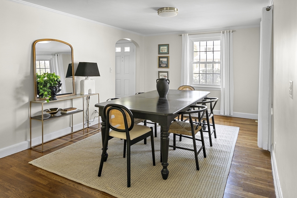 Needham, Massachusetts 02492, United States, 5 Bedrooms Bedrooms, ,4 BathroomsBathrooms,Residential,Active,124248