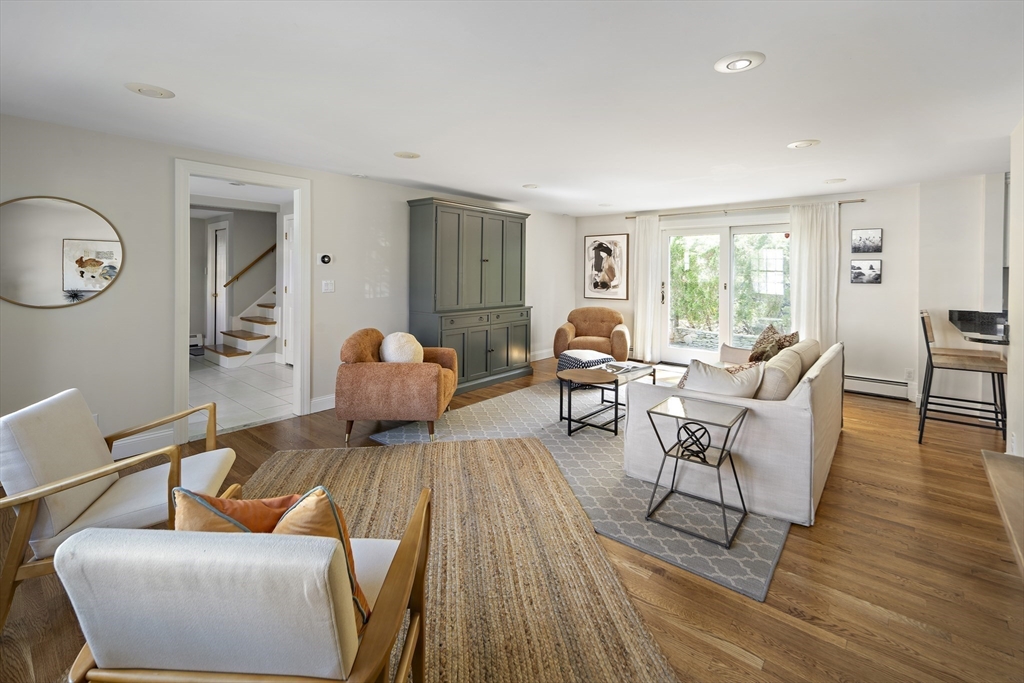 Needham, Massachusetts 02492, United States, 5 Bedrooms Bedrooms, ,4 BathroomsBathrooms,Residential,Active,124248