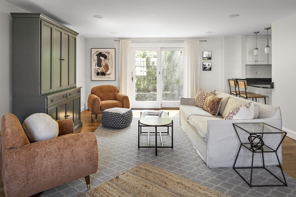 Needham, Massachusetts 02492, United States, 5 Bedrooms Bedrooms, ,4 BathroomsBathrooms,Residential,Active,124248