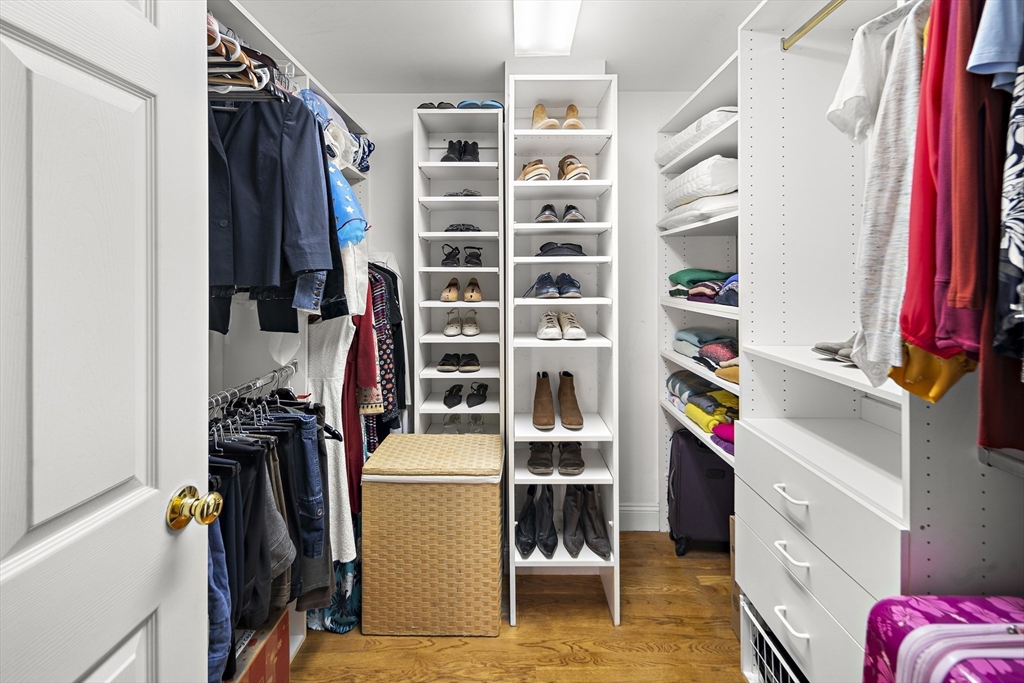 Needham, Massachusetts 02492, United States, 5 Bedrooms Bedrooms, ,4 BathroomsBathrooms,Residential,Active,124248