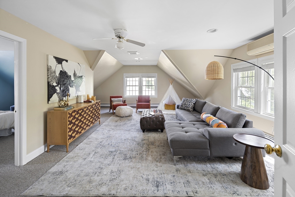 Needham, Massachusetts 02492, United States, 5 Bedrooms Bedrooms, ,4 BathroomsBathrooms,Residential,Active,124248