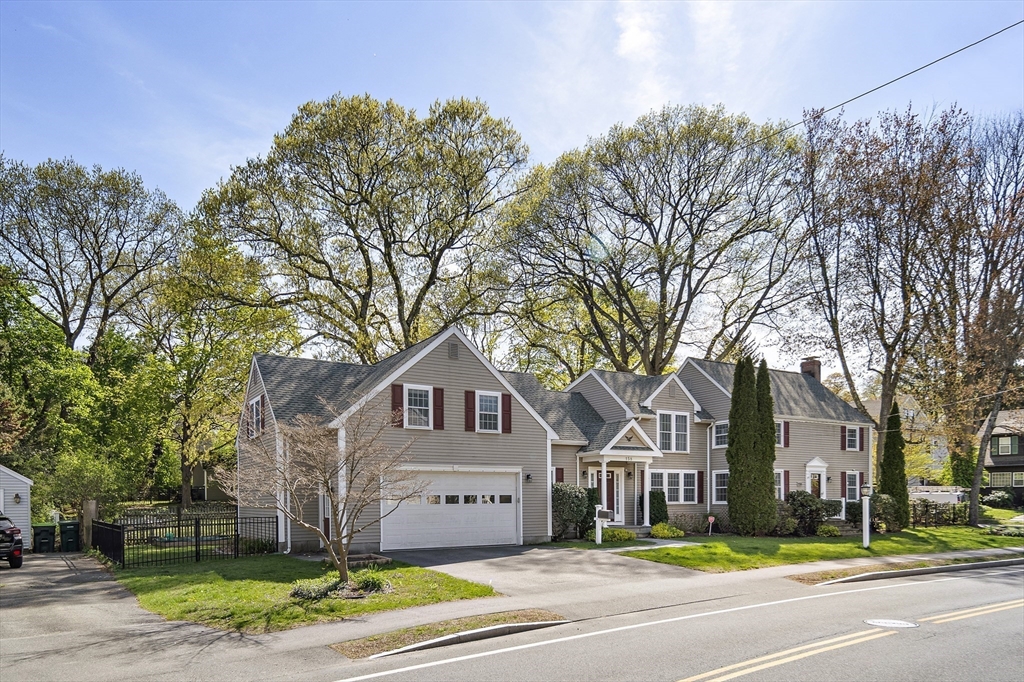 Needham, Massachusetts 02492, United States, 5 Bedrooms Bedrooms, ,4 BathroomsBathrooms,Residential,Active,124248