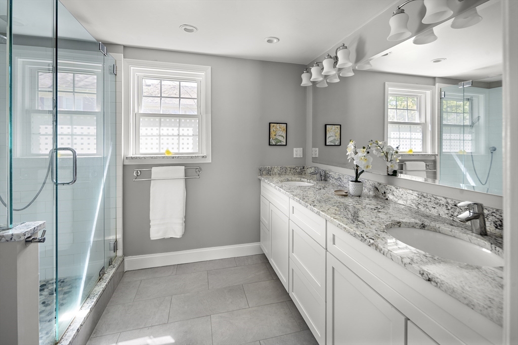 Needham, Massachusetts 02492, United States, 5 Bedrooms Bedrooms, ,4 BathroomsBathrooms,Residential,Active,124248