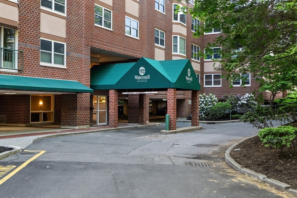 1 Watermill Place 516