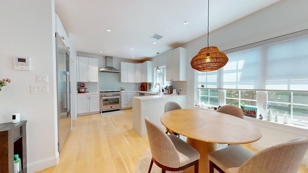 21 Crowninshield Rd 17