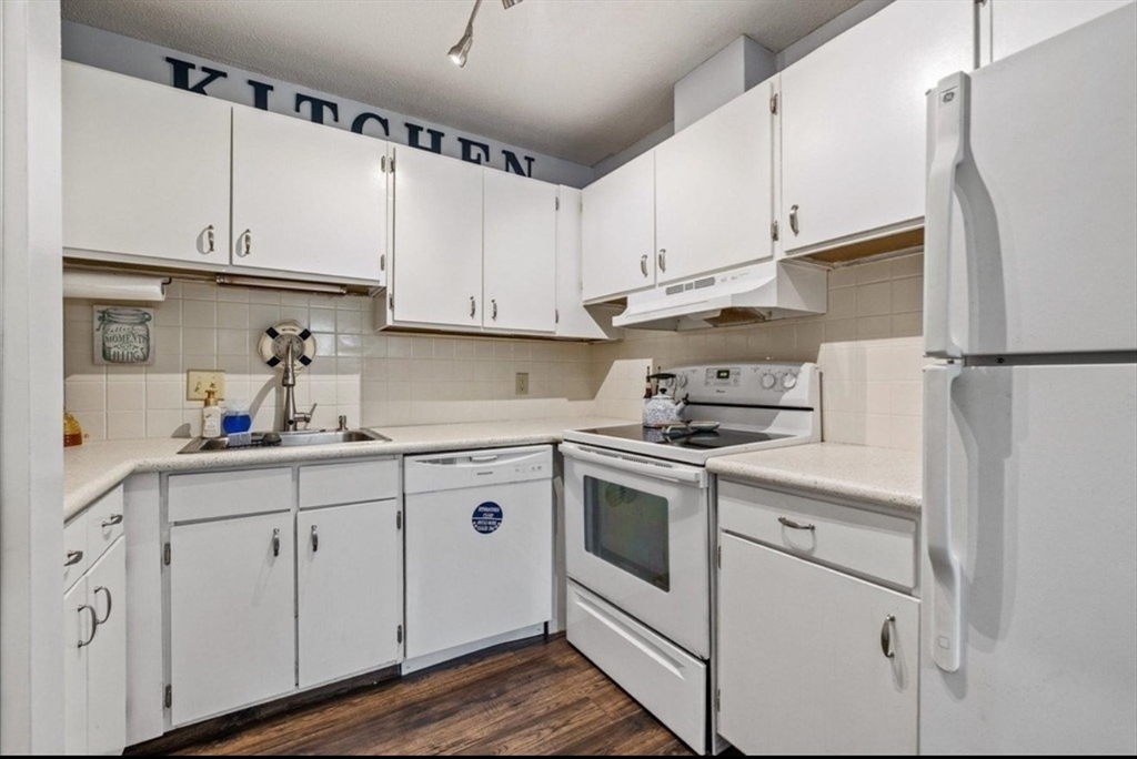 1 Thayer Pond Dr 5
