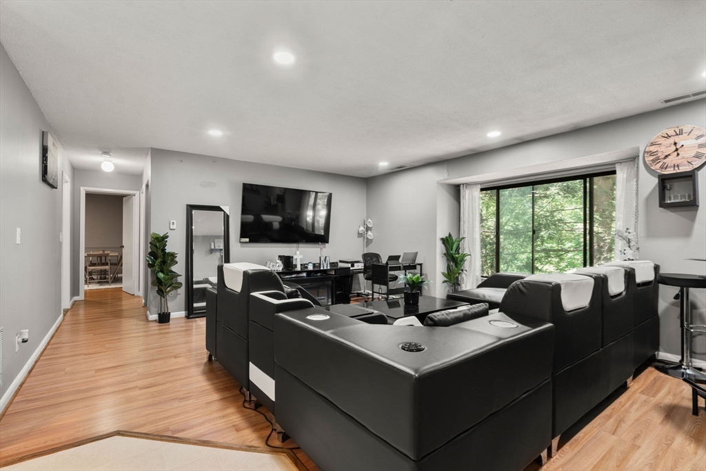 1 Thayer Pond Dr 5