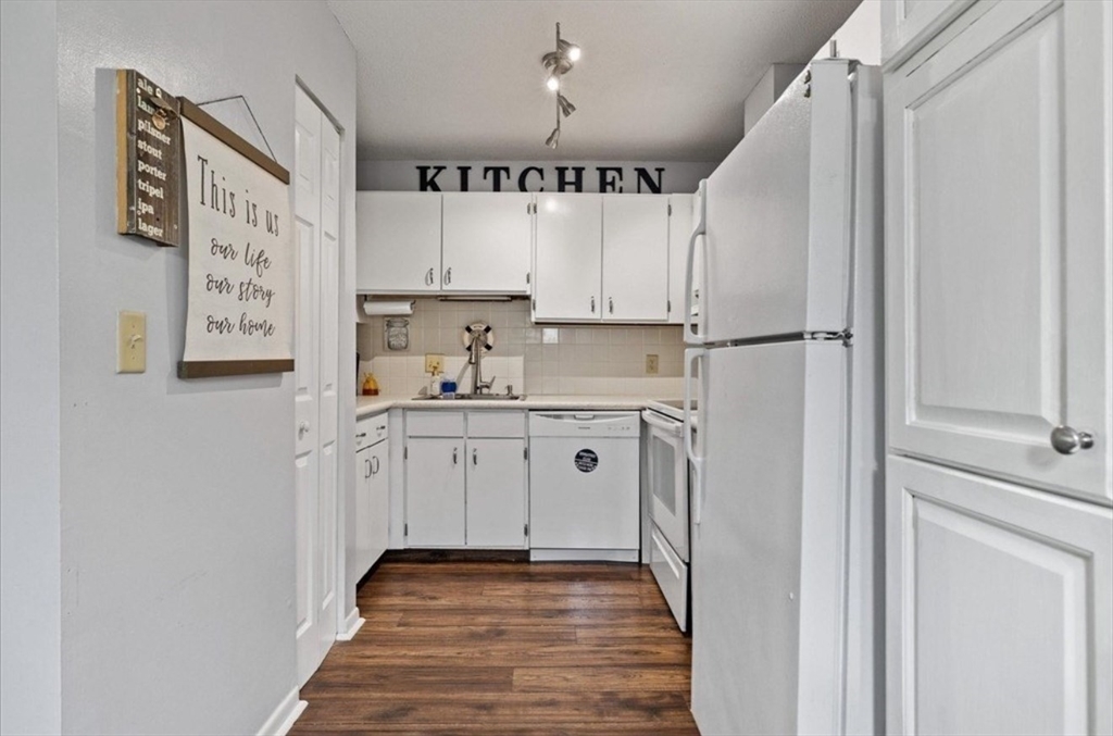 1 Thayer Pond Dr 5