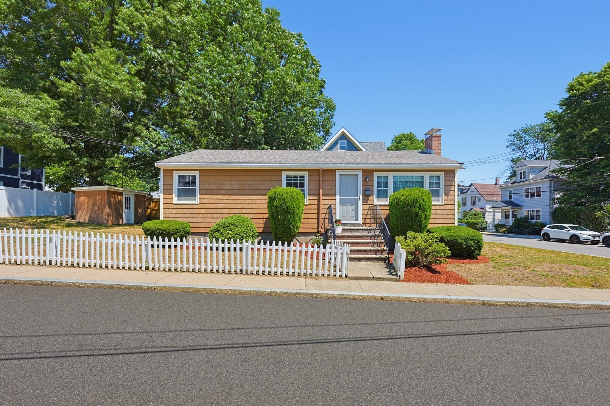 10 Meyer St