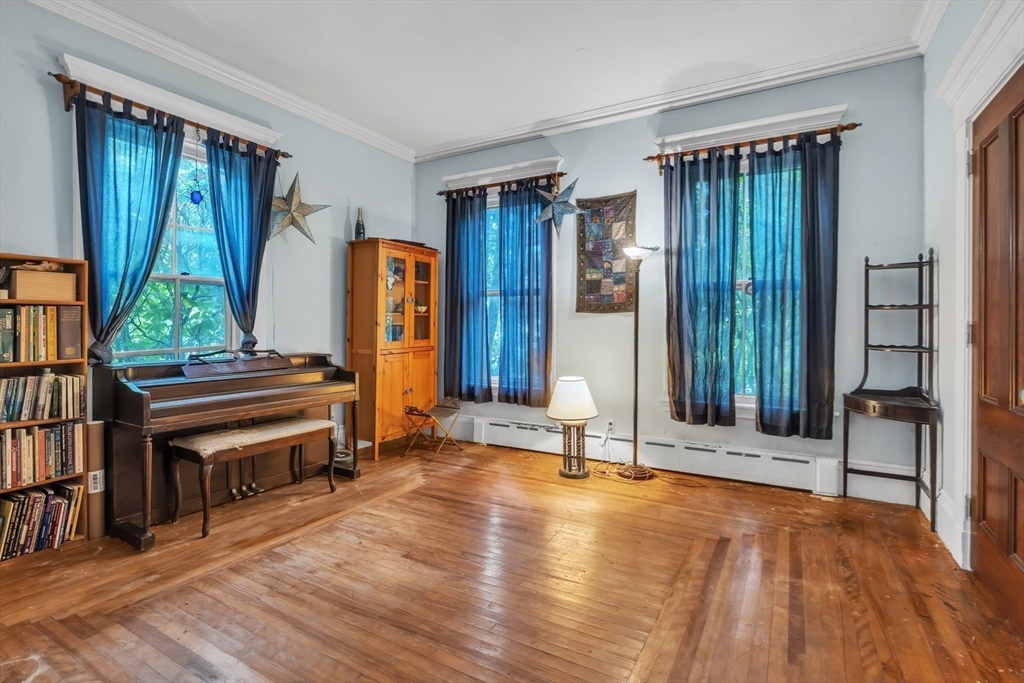 51 Grove Ave