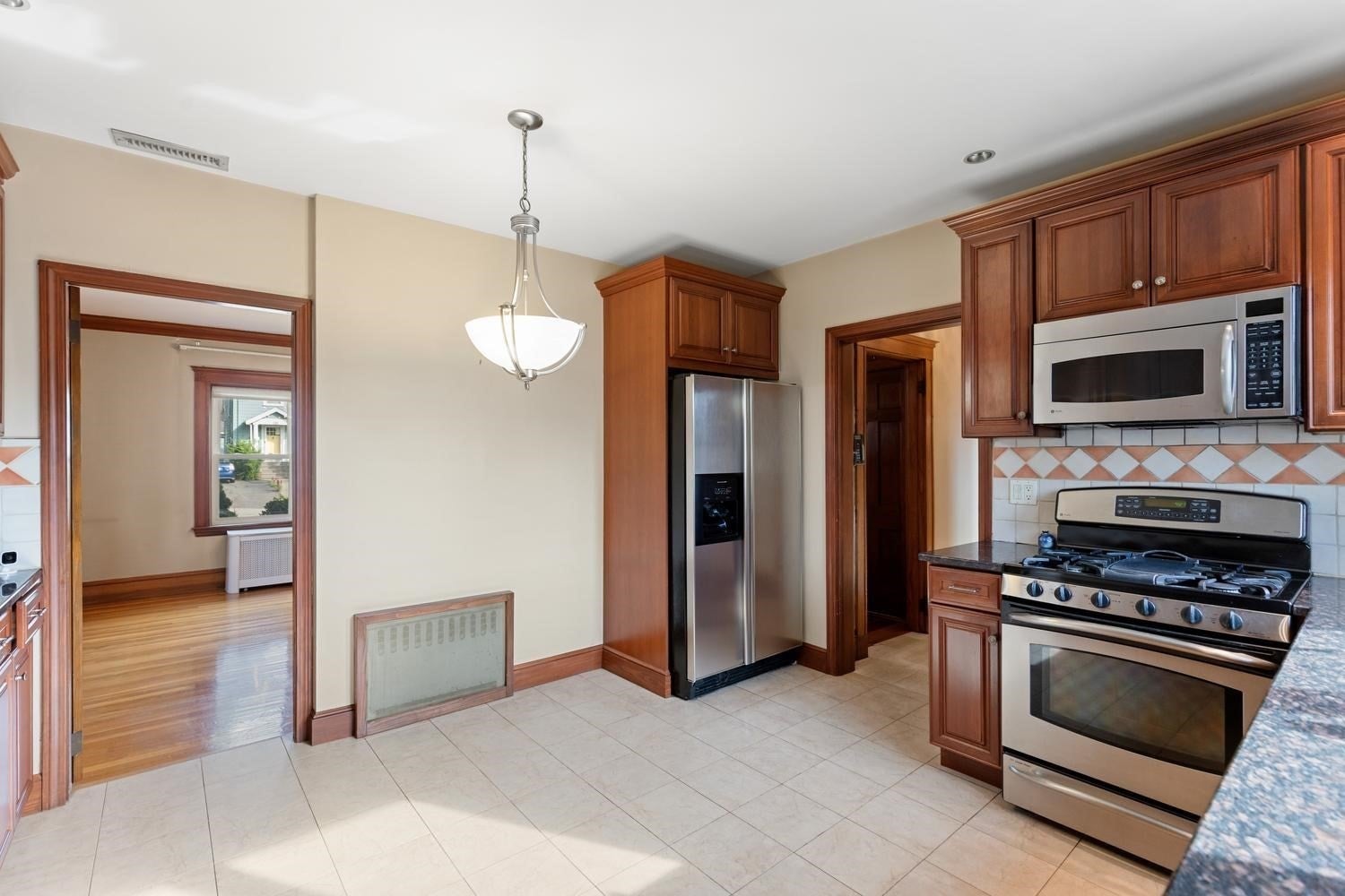 158 Common St, Watertown, MA, 158 Common St, Watertown, MA Photo #16