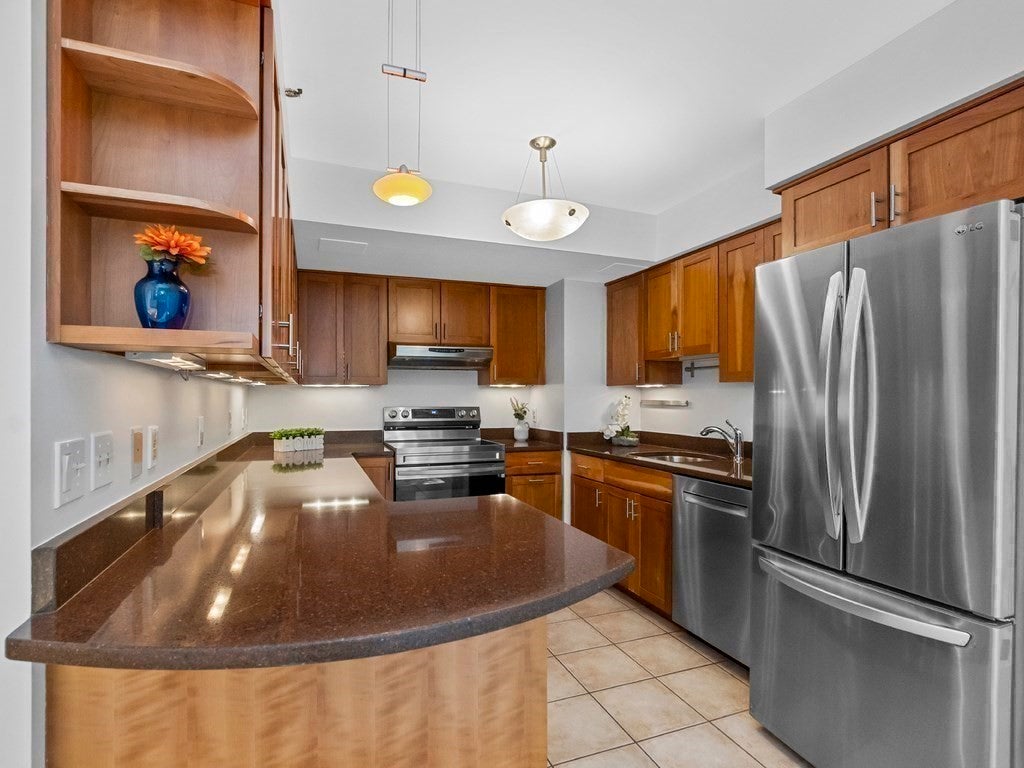 1731 Beacon #202