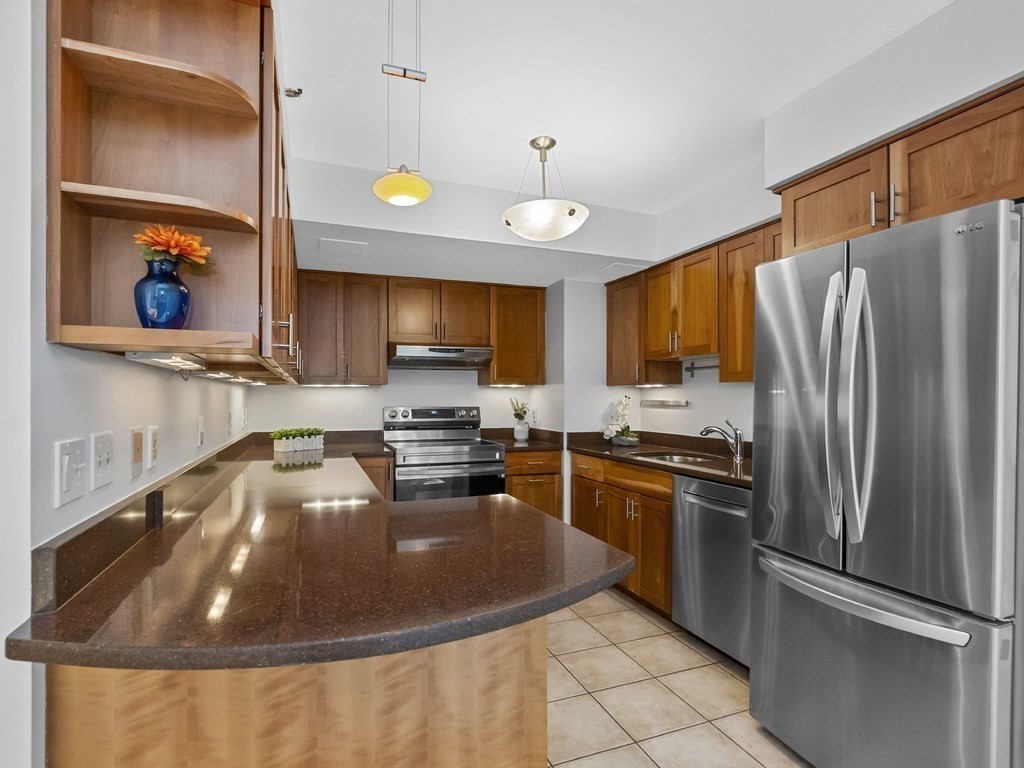 1731 Beacon #202