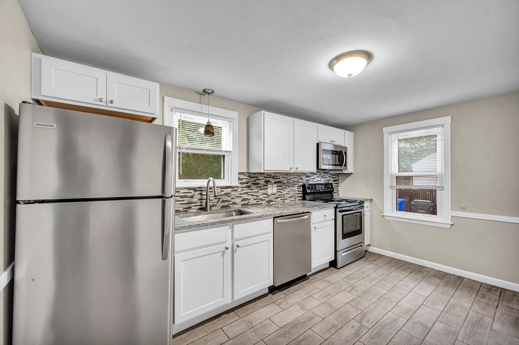 118 Pilgrim Rd, Springfield, MA, 118 Pilgrim Rd, Springfield, MA Photo #11