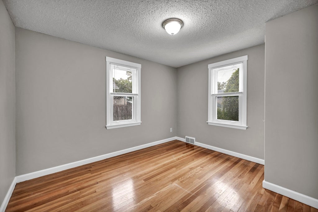 118 Pilgrim Rd, Springfield, MA, 118 Pilgrim Rd, Springfield, MA Photo #6