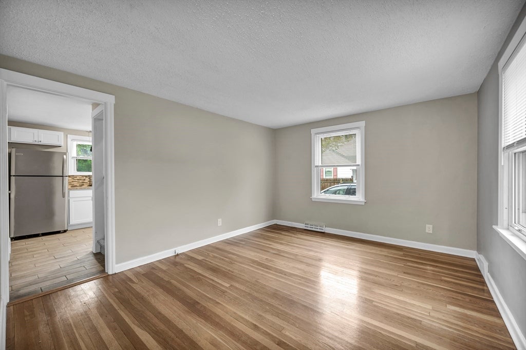 118 Pilgrim Rd, Springfield, MA, 118 Pilgrim Rd, Springfield, MA Photo #3