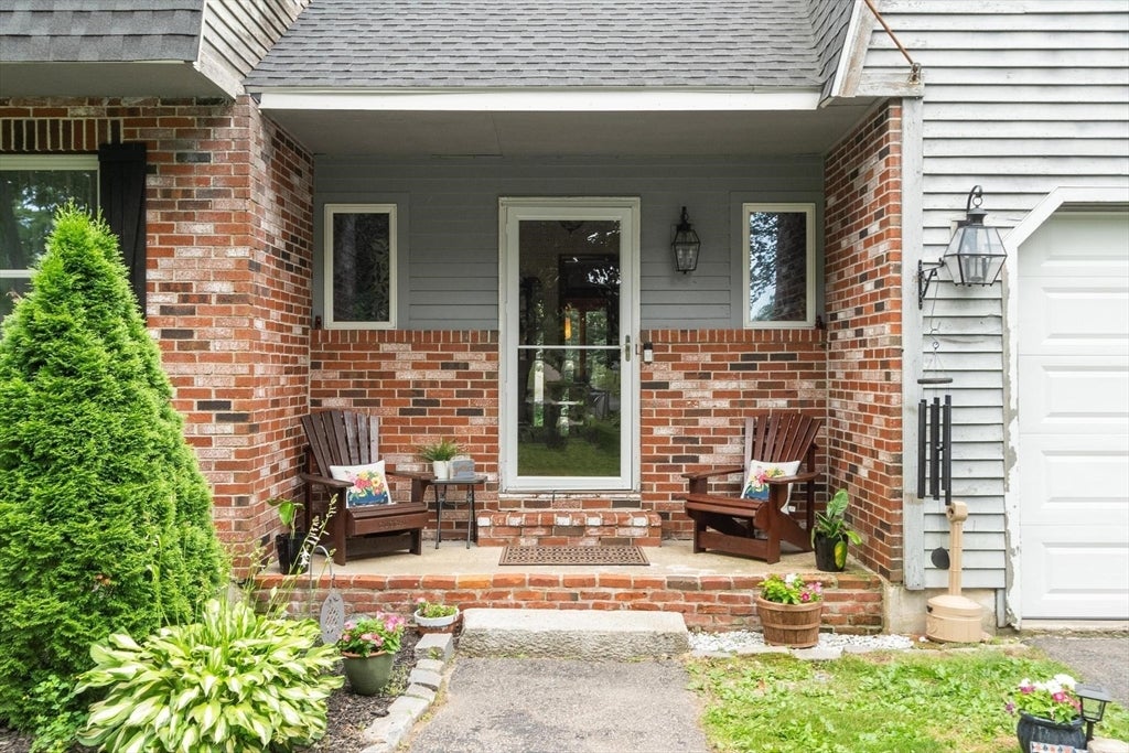 14 Knower Rd