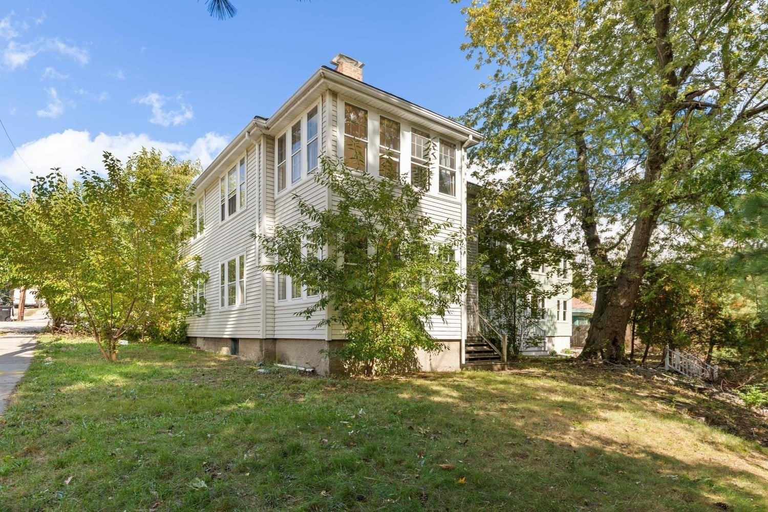Photo of 326-328 Charles River Rd, Watertown, MA