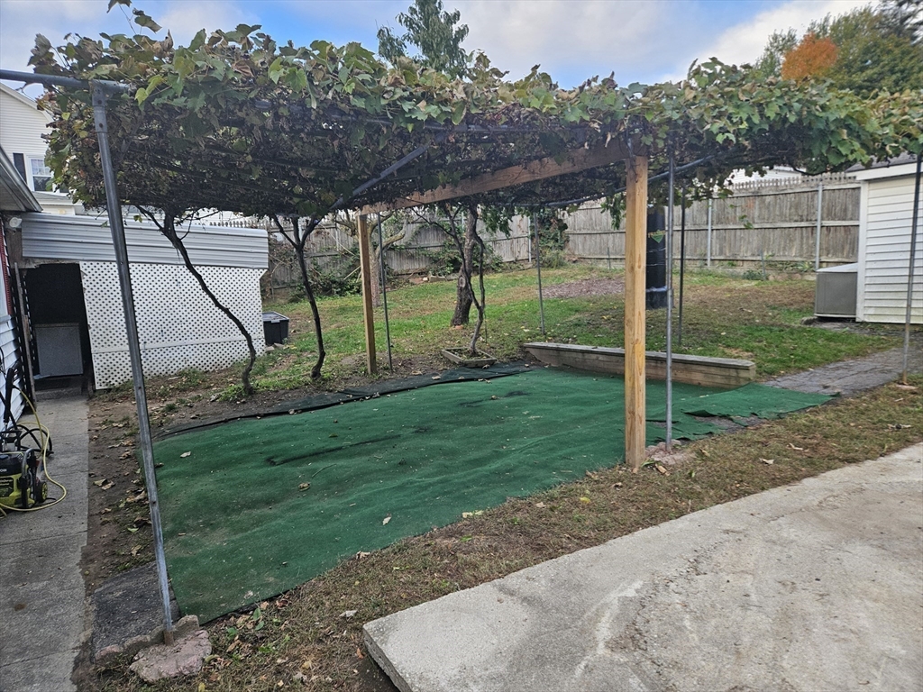 Lowell, Massachusetts 01850, United States, 3 Bedrooms Bedrooms, ,2 BathroomsBathrooms,Residential,Active,229529