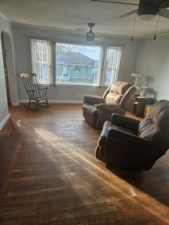 Lowell, Massachusetts 01850, United States, 3 Bedrooms Bedrooms, ,2 BathroomsBathrooms,Residential,Active,229529