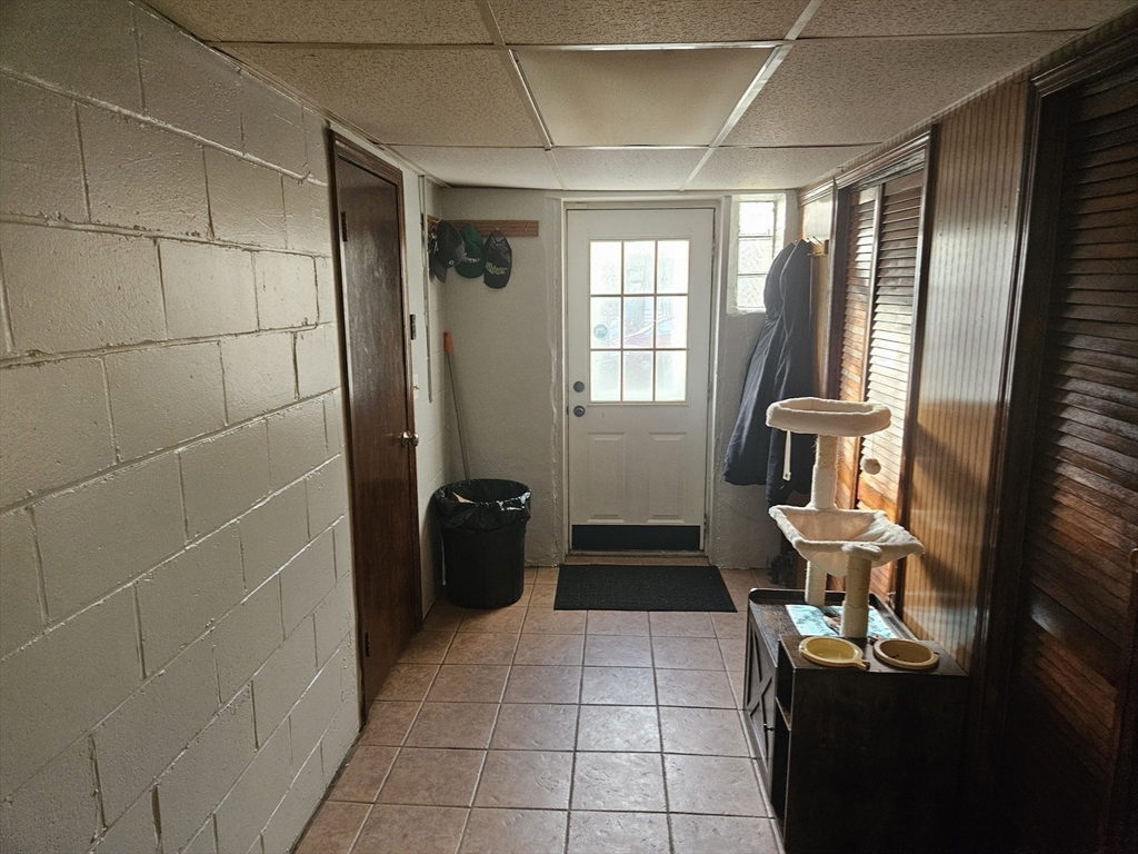 Lowell, Massachusetts 01850, United States, 3 Bedrooms Bedrooms, ,2 BathroomsBathrooms,Residential,Active,229529