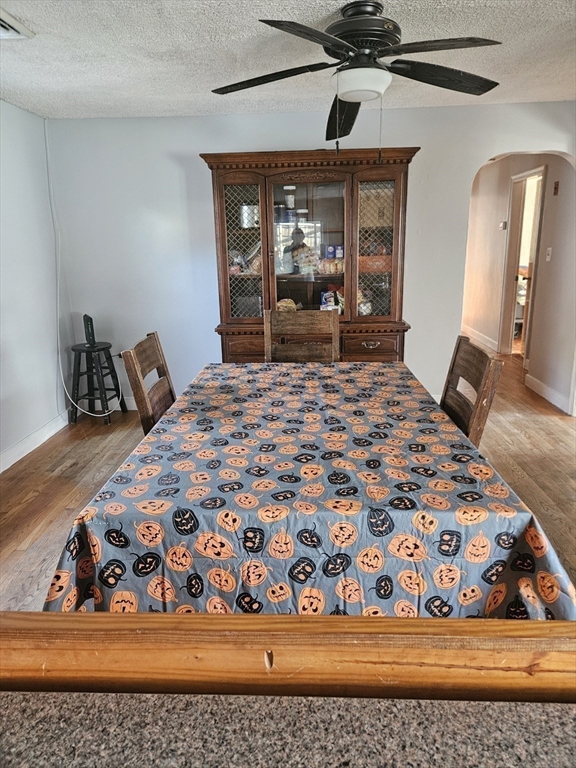 Lowell, Massachusetts 01850, United States, 3 Bedrooms Bedrooms, ,2 BathroomsBathrooms,Residential,Active,229529